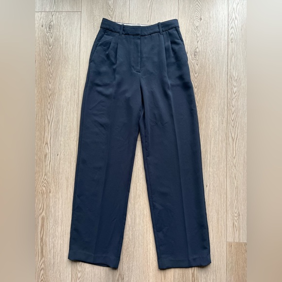 Aritzia The Effortless Pant™ - Crepette™ Sz 6 - Picture 4 of 16